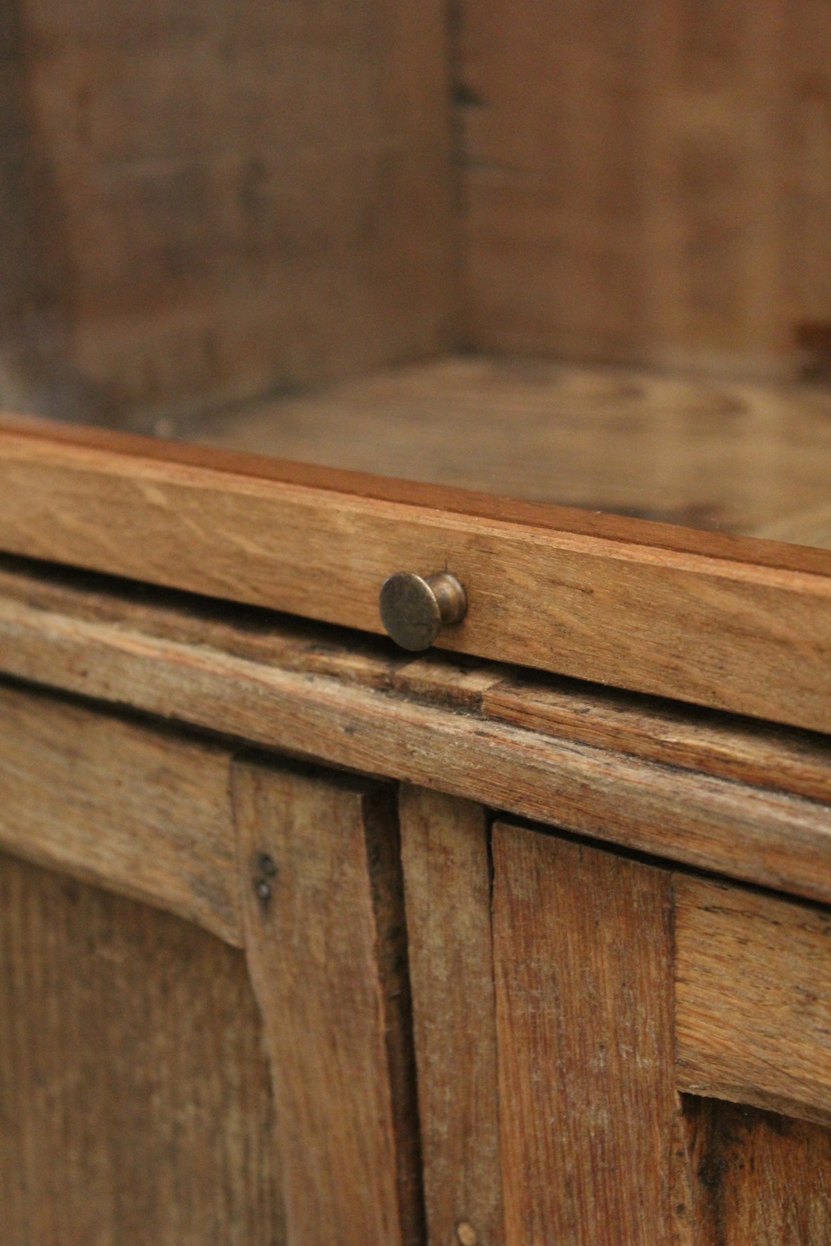 #1619 glass cabinet