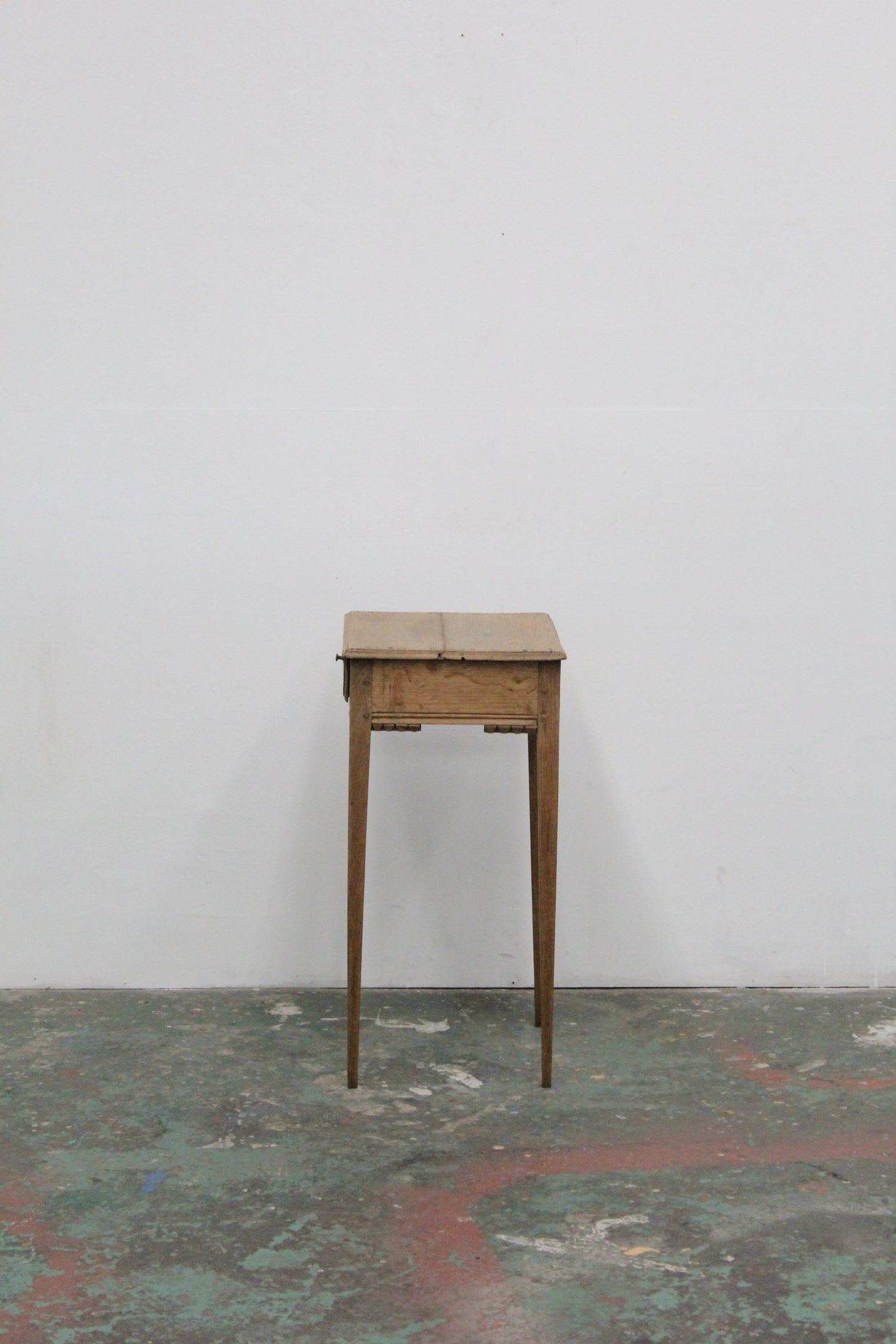 #1153 side table