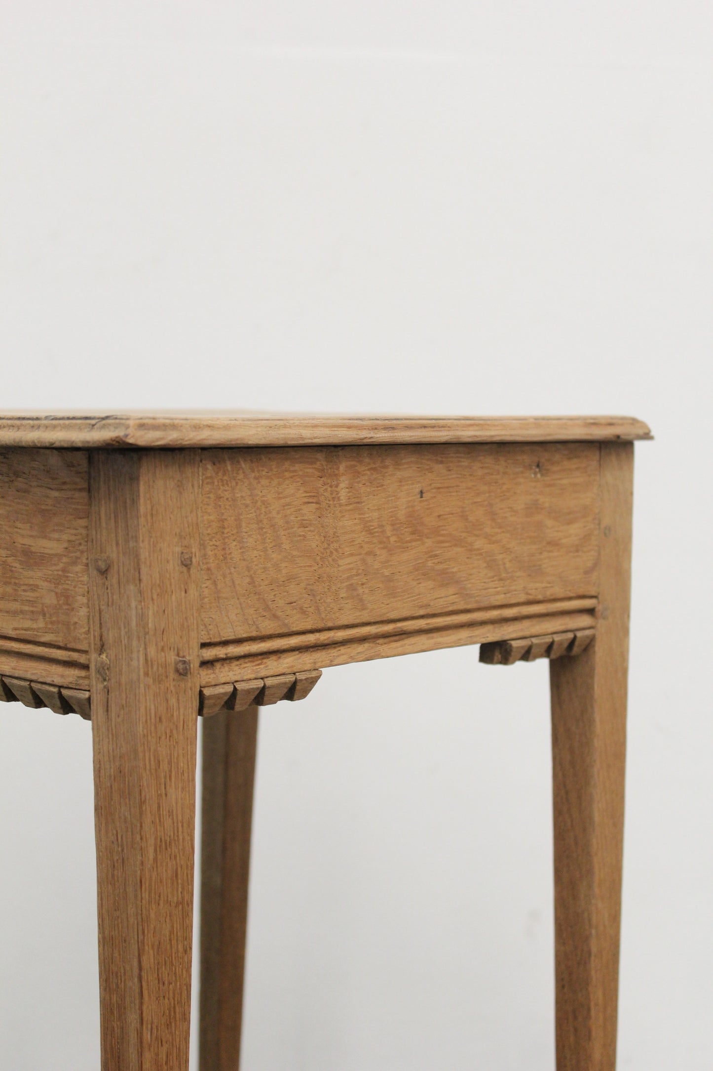 #1153 side table