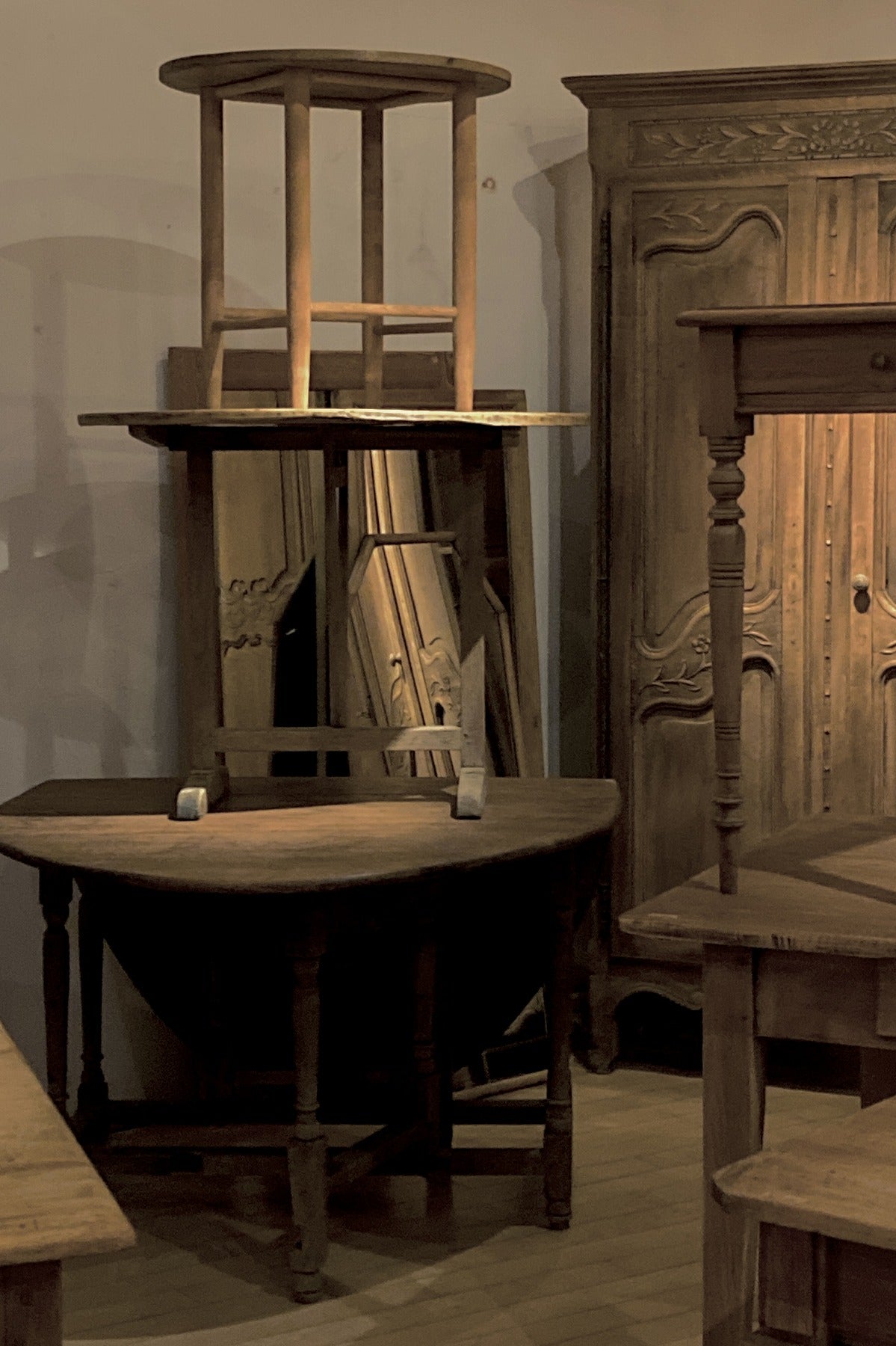 #9242 butterfly table