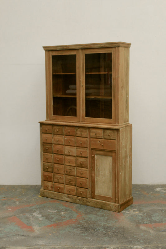 #1001 cabinet