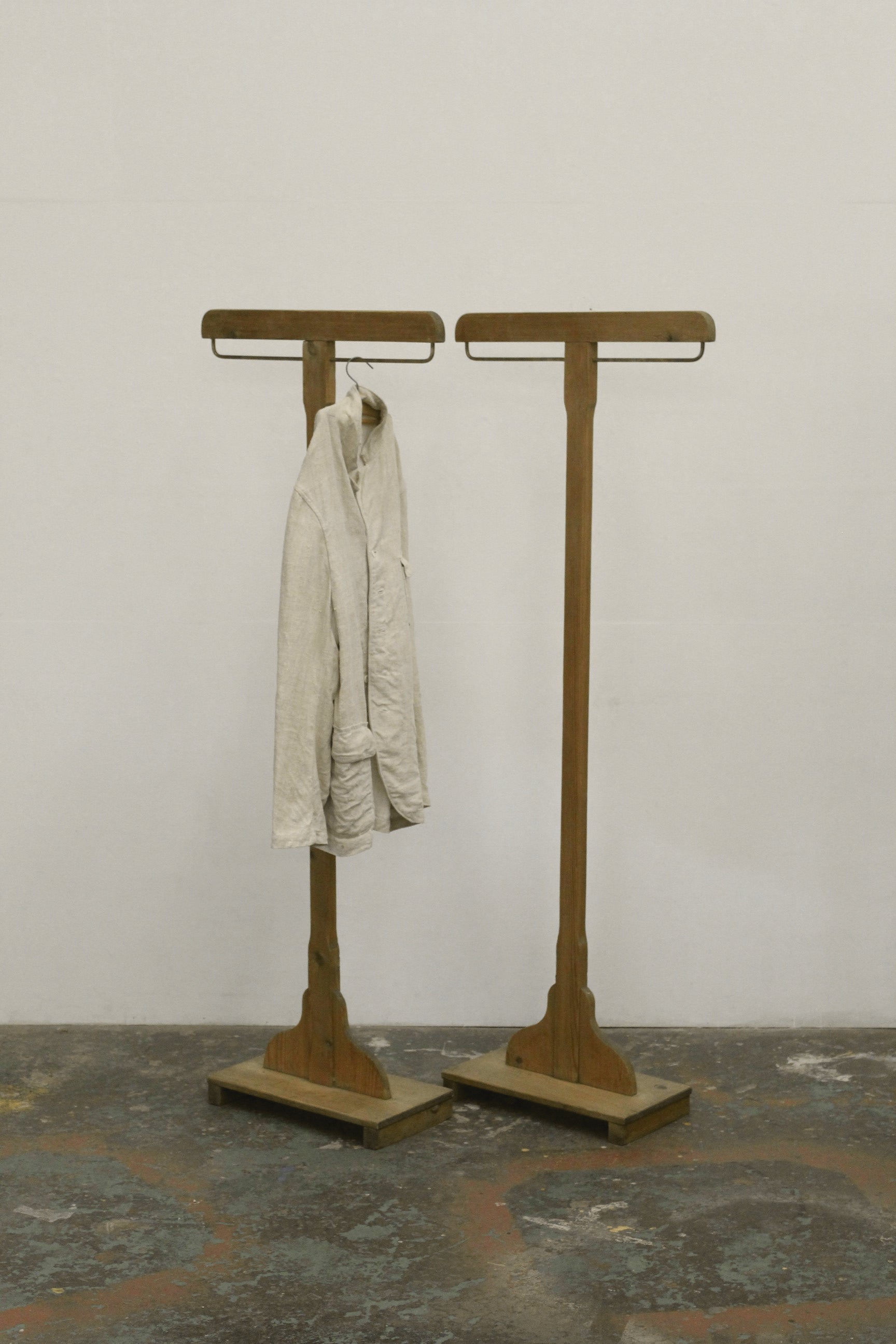 #1023 coat stand