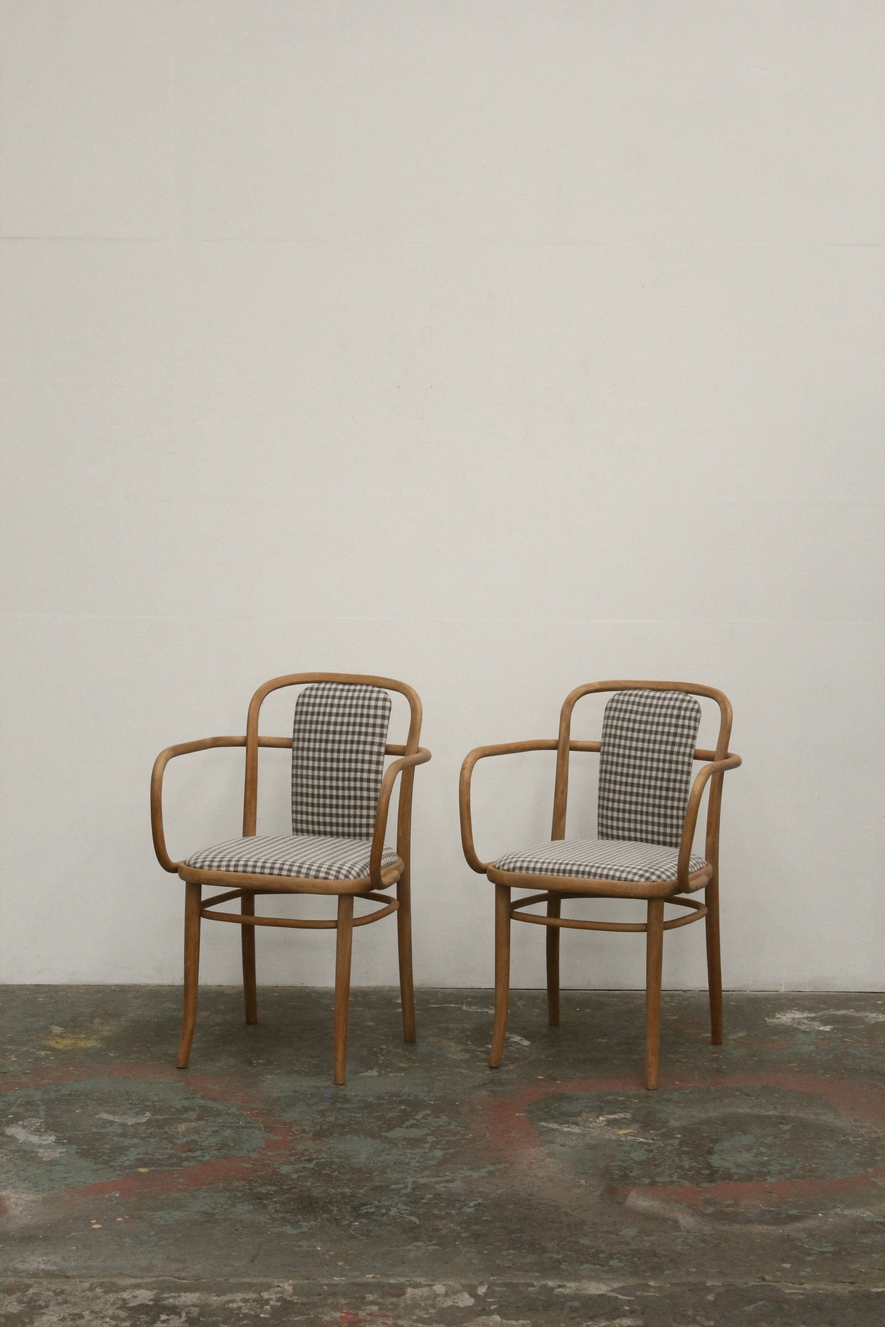 #1041 arm chair