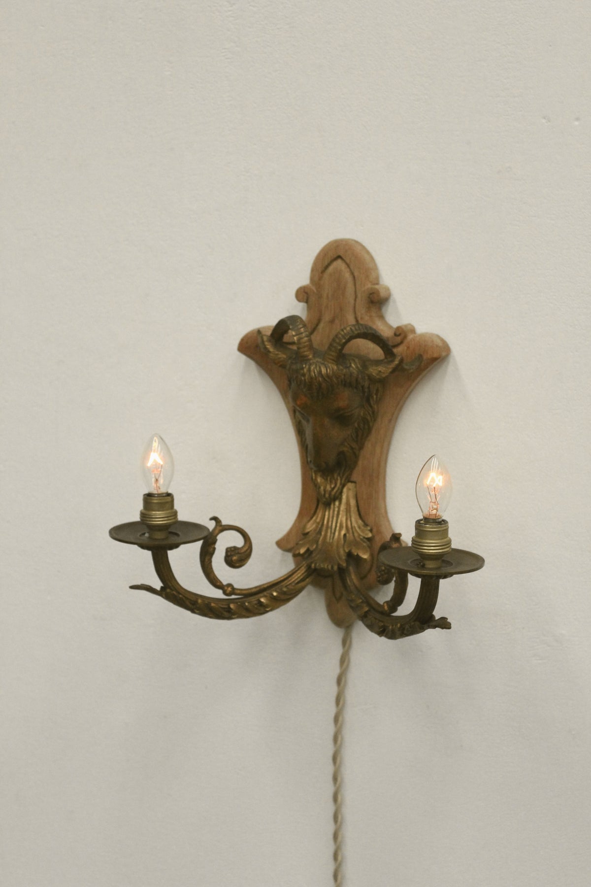 #1062 lamp
