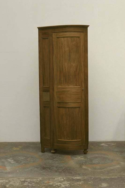 #1099 cabinet