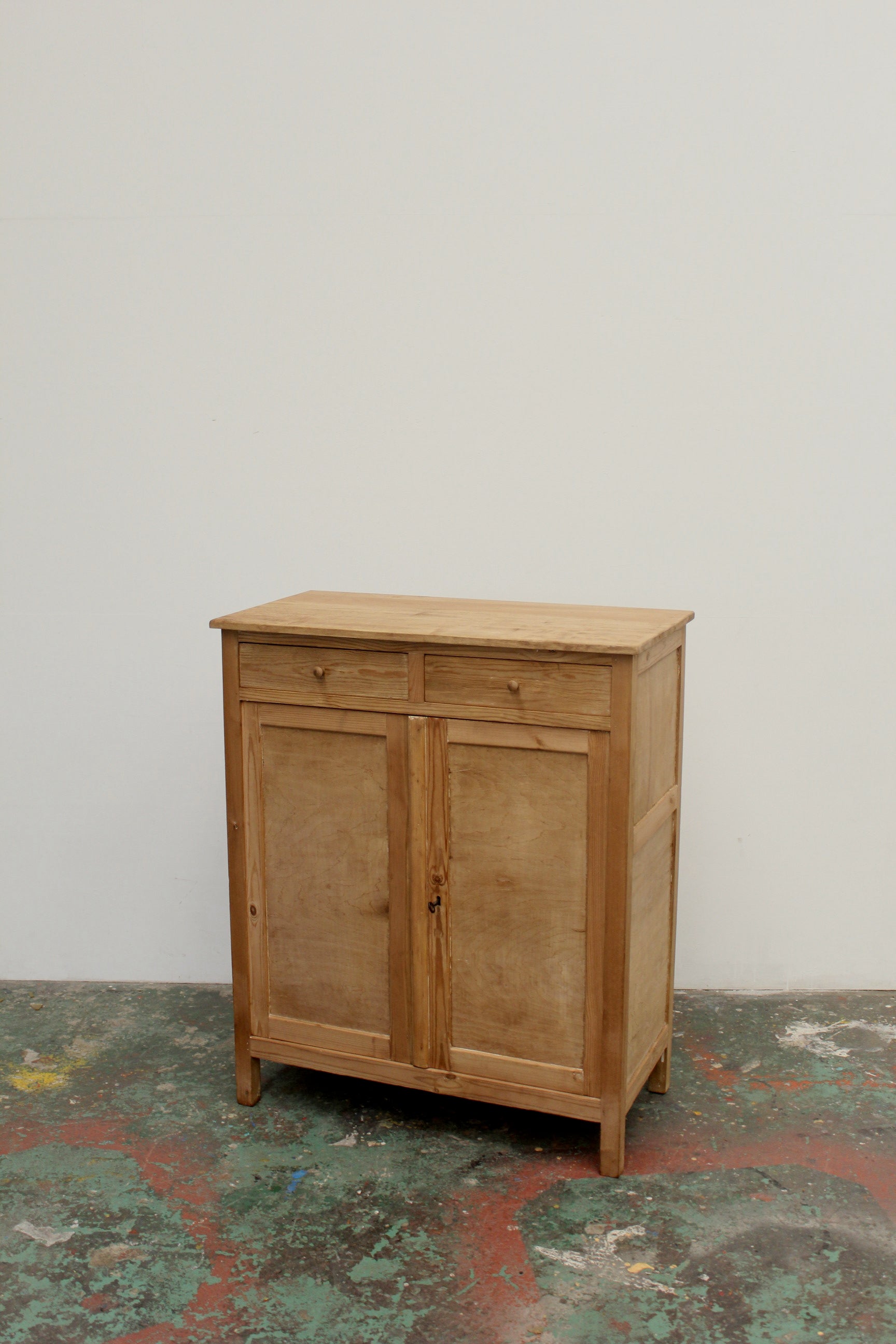 #1136 cabinet