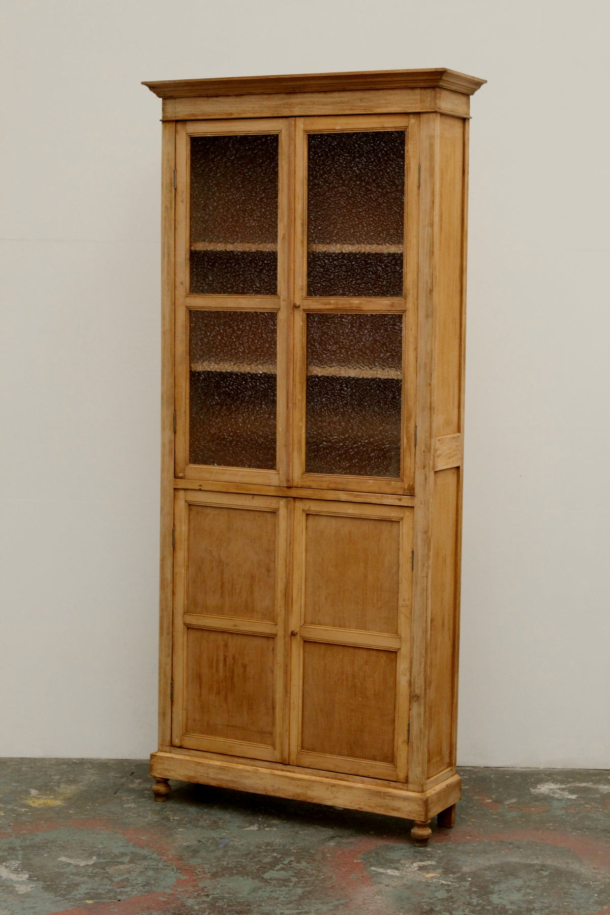 #1213 glass cabinet