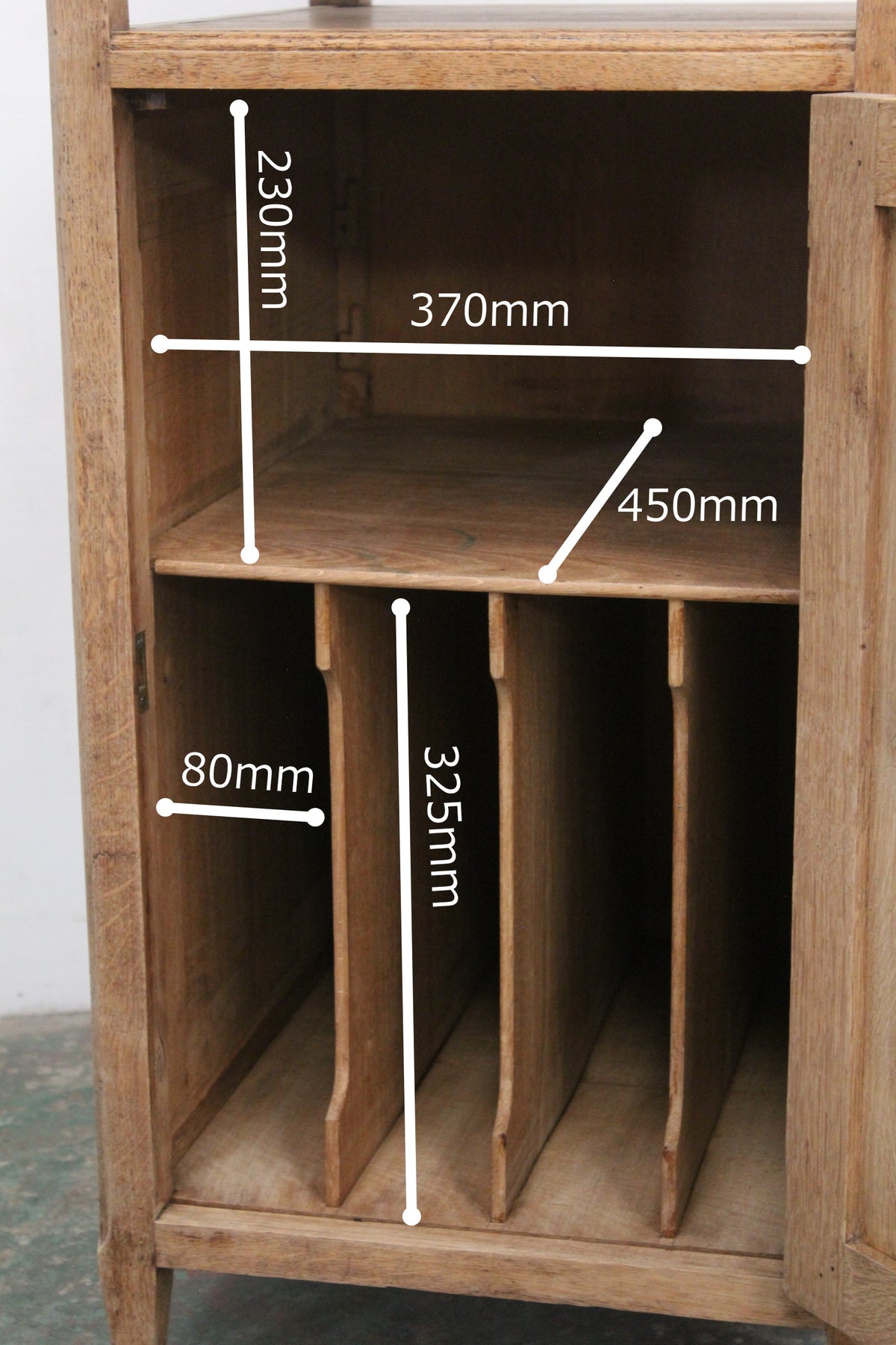 #1052 cabinet